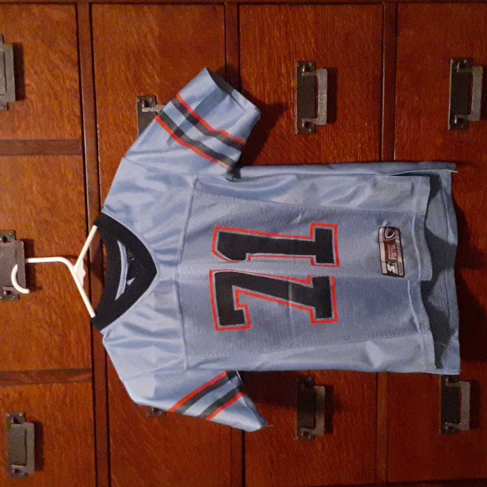 L boys shirt